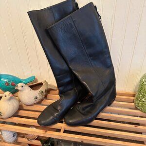 Kate Spade 6.5 Black Leather zip up black boots flats round toe